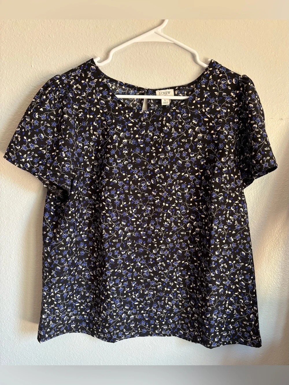 J. Crew women’s size Large Black Top royal Blue White Floral Print blouse casual
